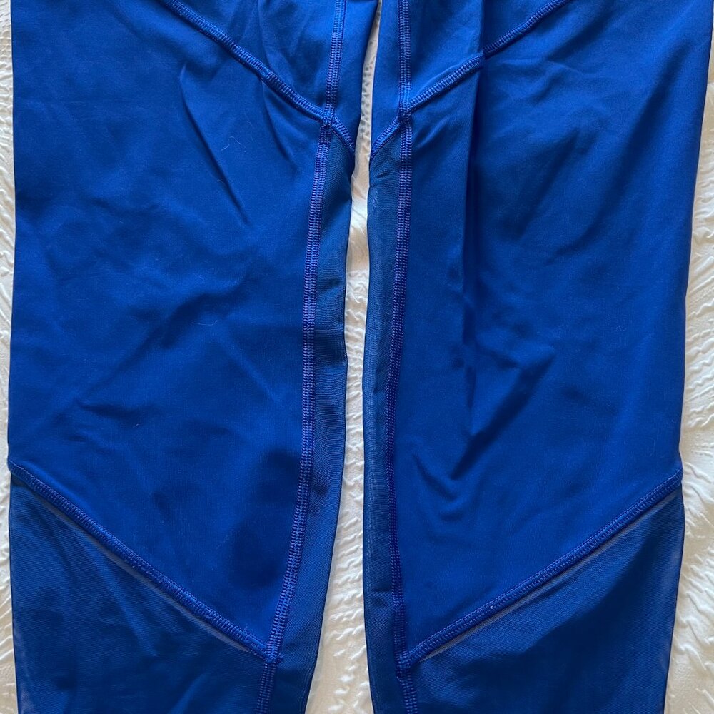 Women's Lululemon Blue 7/8th Length Leggings Size 10 - Picture 2 of 5